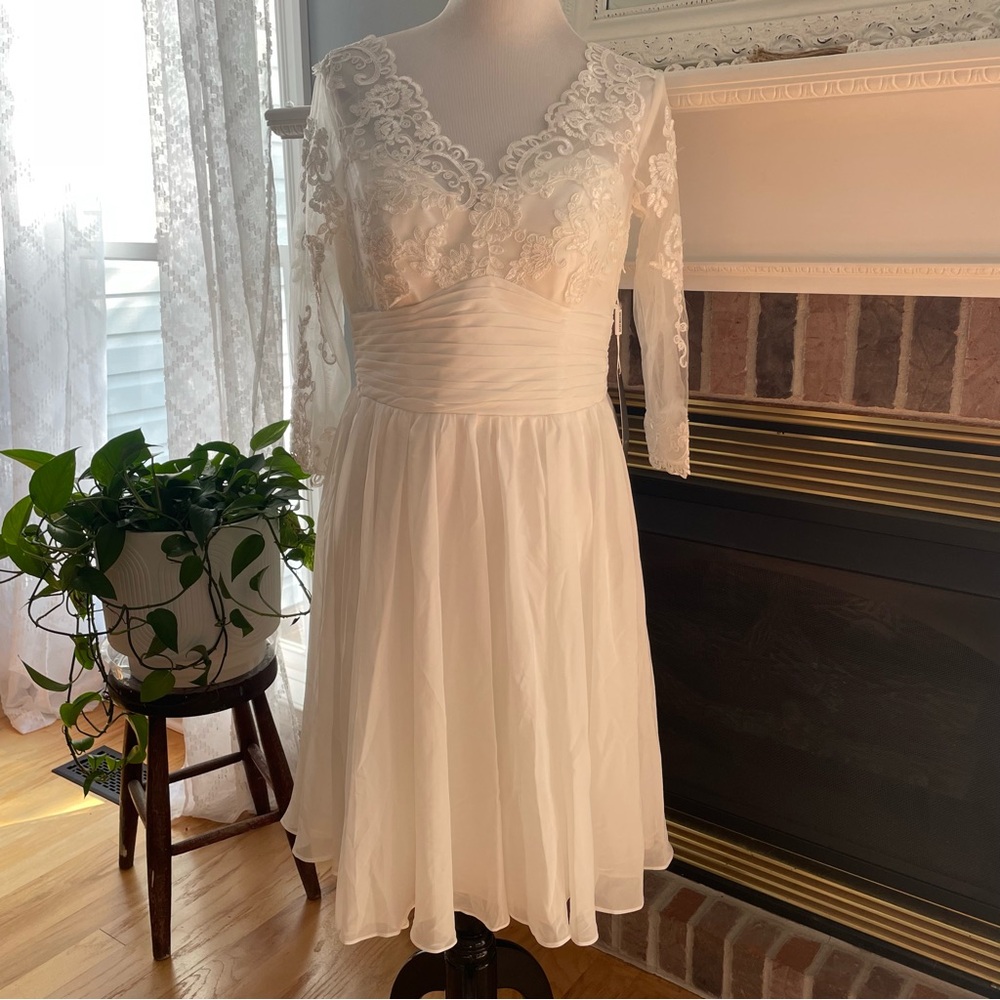 IZIDRESS White Lace A-Line Dress with Sheer Lace Sleeves NWT Knee Length